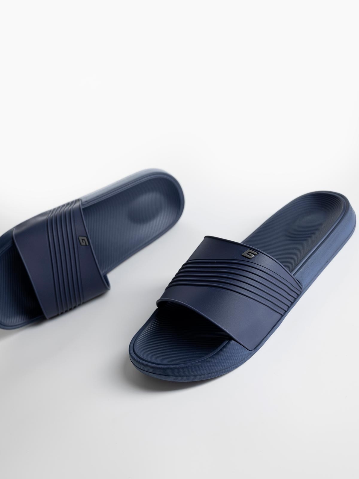 Ανδρικά sliders με φαρδιά φάσα