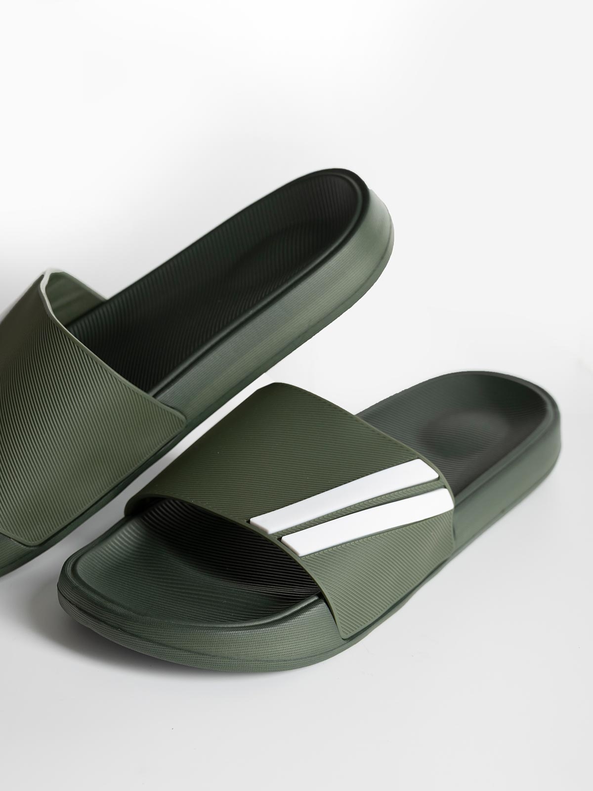 Ανδρικά sliders με φαρδιά φάσα