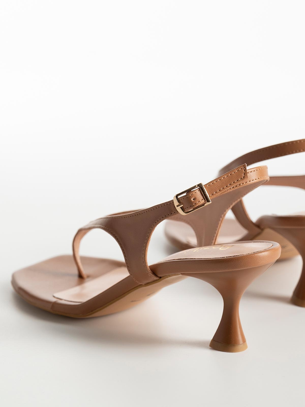 Πέδιλα BOZIKIS με δίχαλο & kitten heel