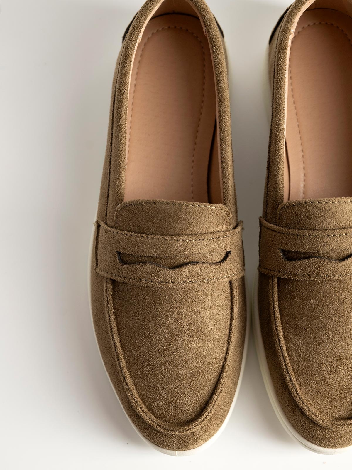 Loafers σουέτ με φάσα