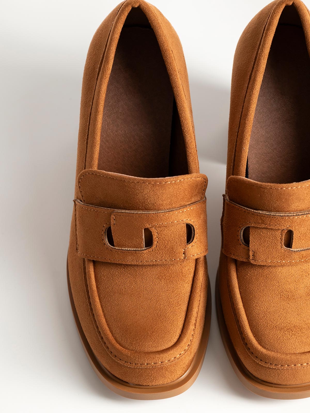 Loafers σουέτ με χοντρό τακούνι