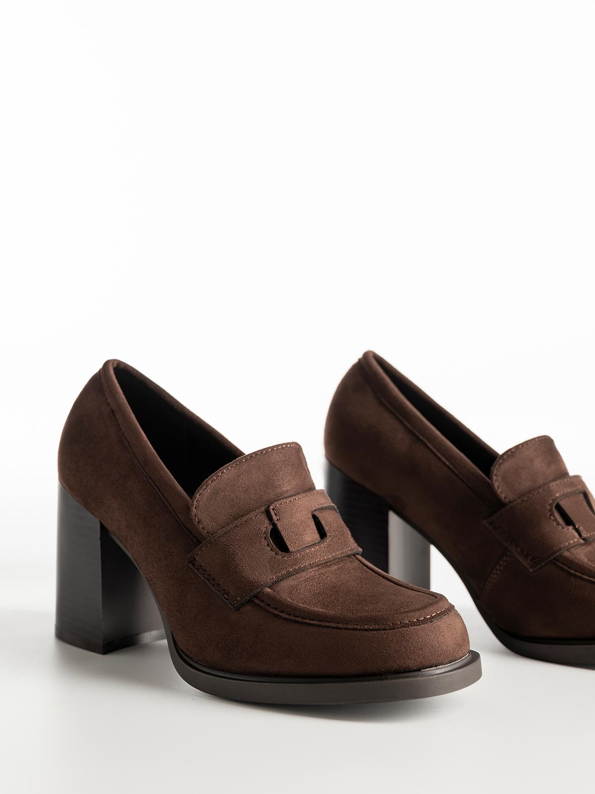 Loafers σουέτ με χοντρό τακούνι