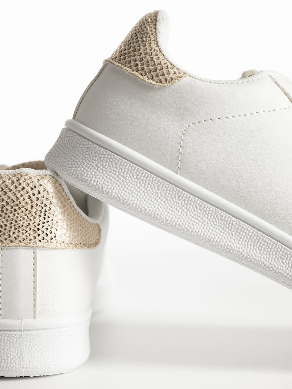 Basic sneakers