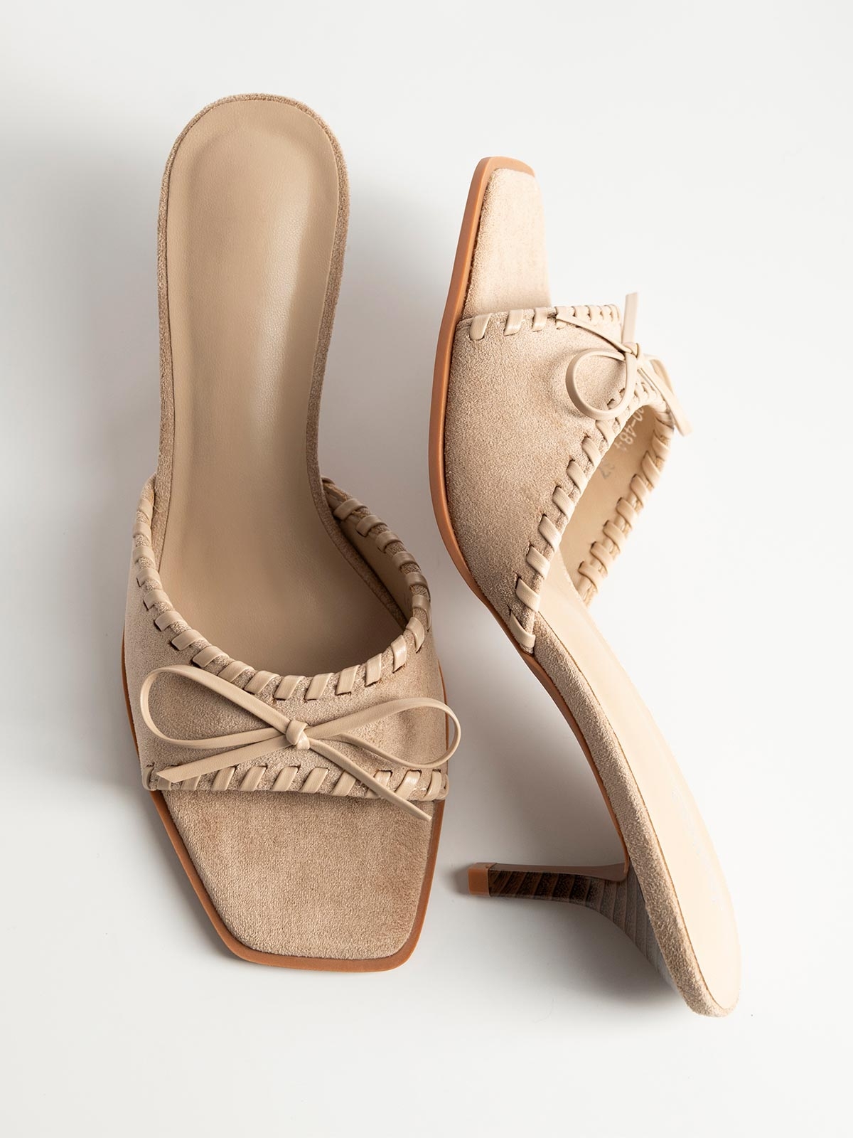 Mules suede με λεπτό τακούνι
