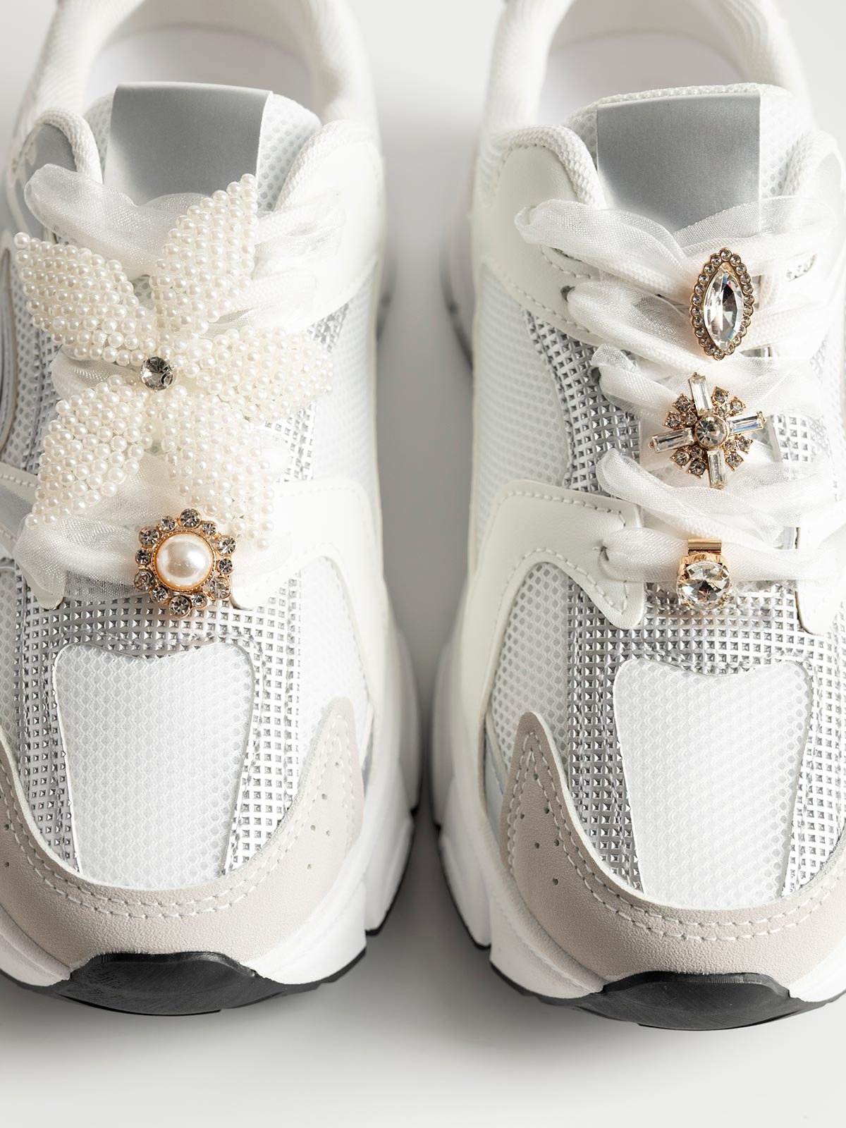 Chunky sneakers με αφαιρούμενα διακοσμητικά