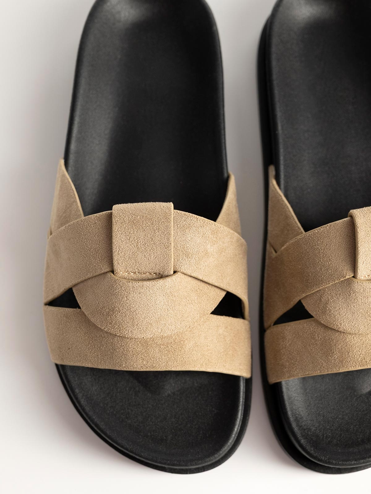 Flatforms suede με πλεκτά λουράκια