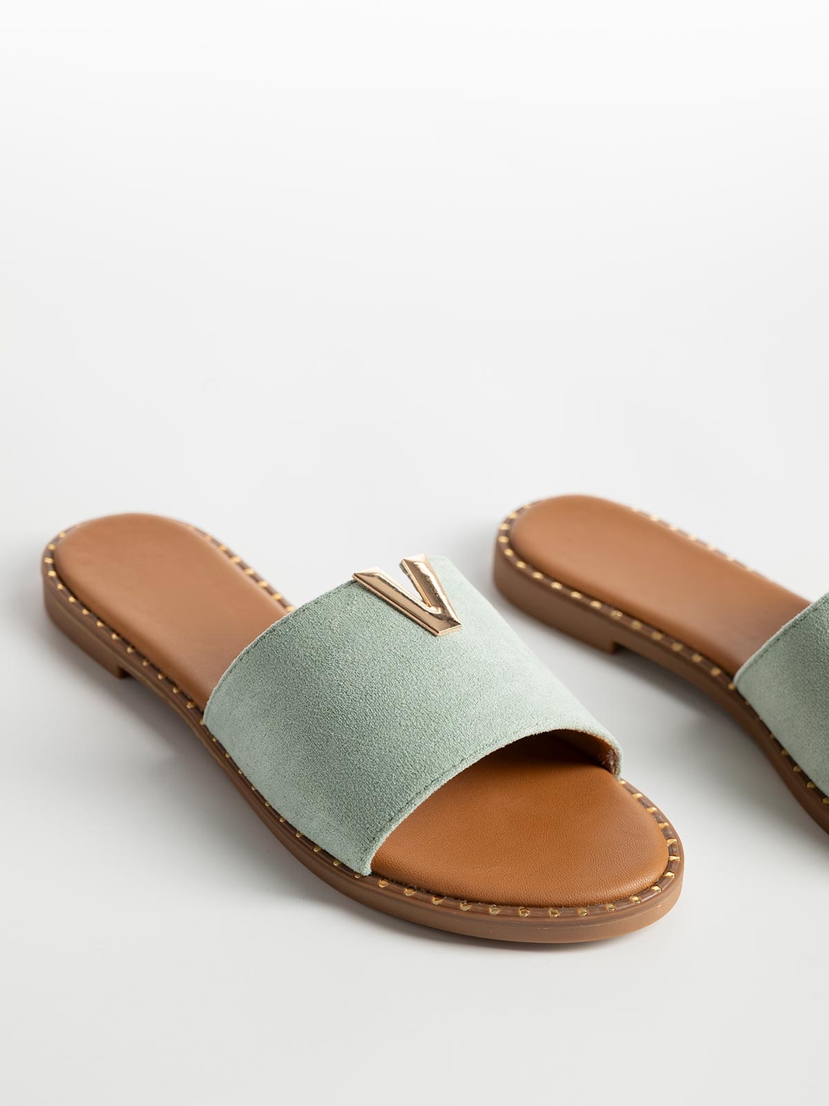 Flat σανδάλια με suede φάσα