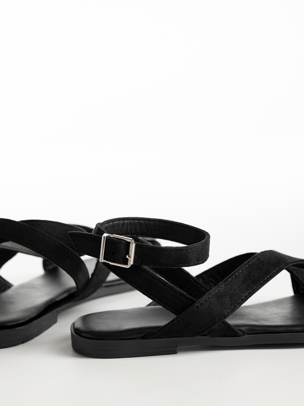 Σανδάλια suede με toe ring