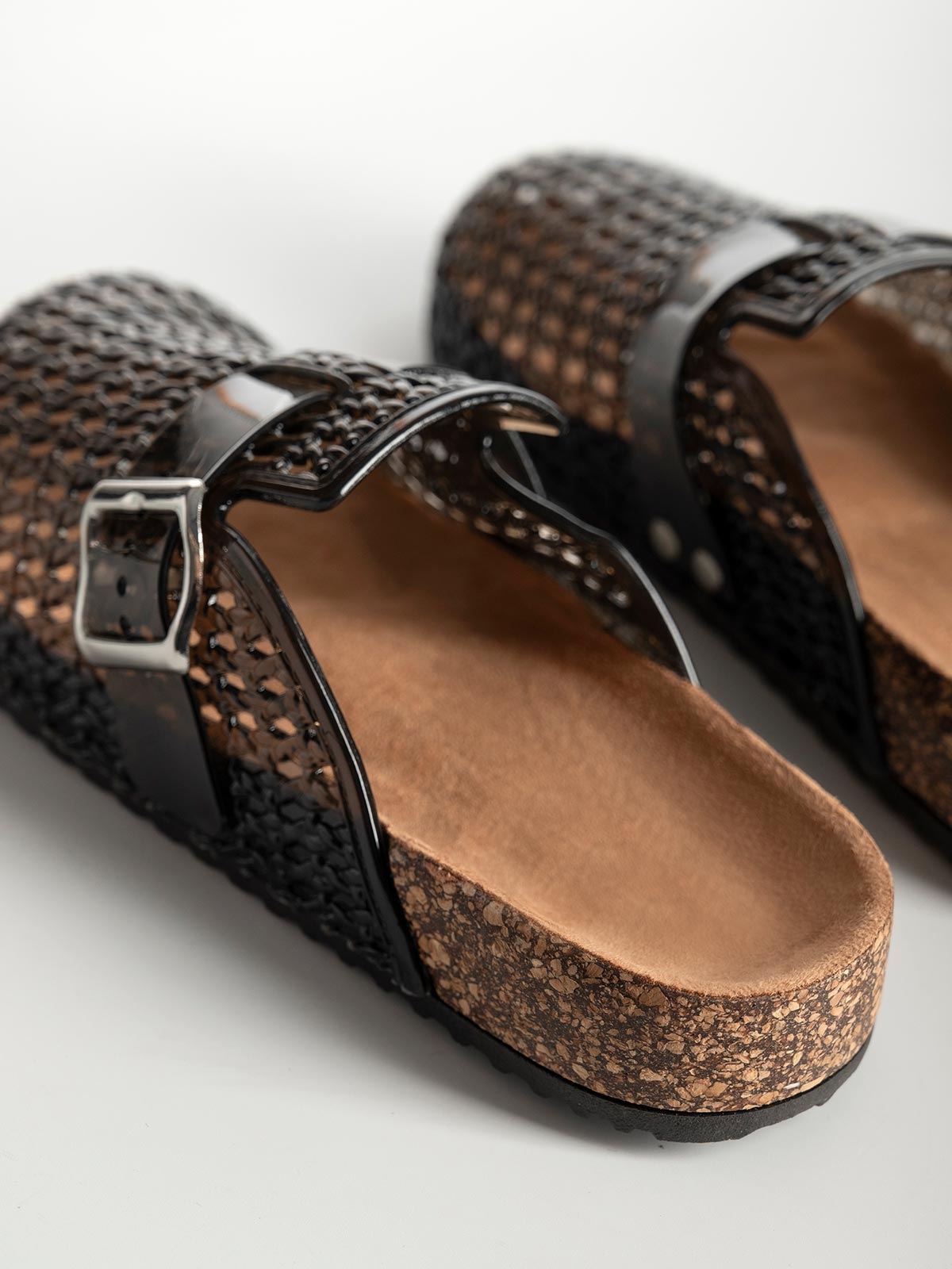 Clogs με πλεκτό σχέδιο