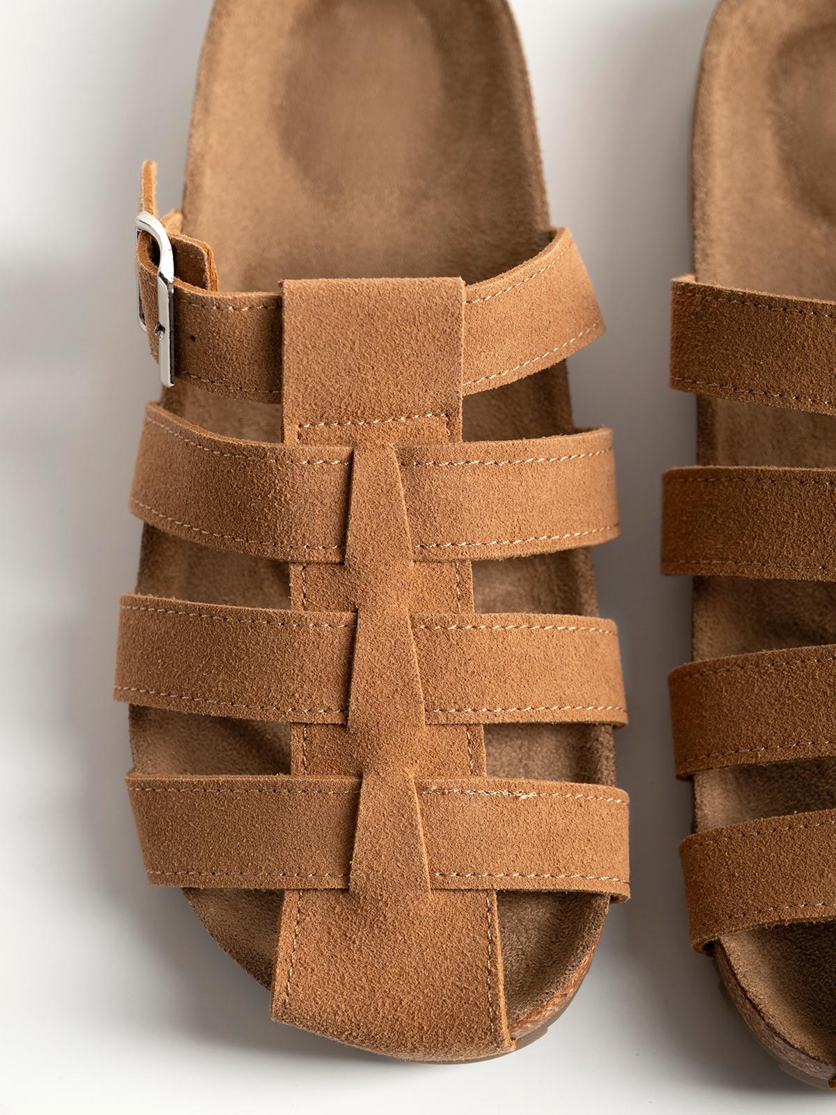 Flat σανδάλια suede