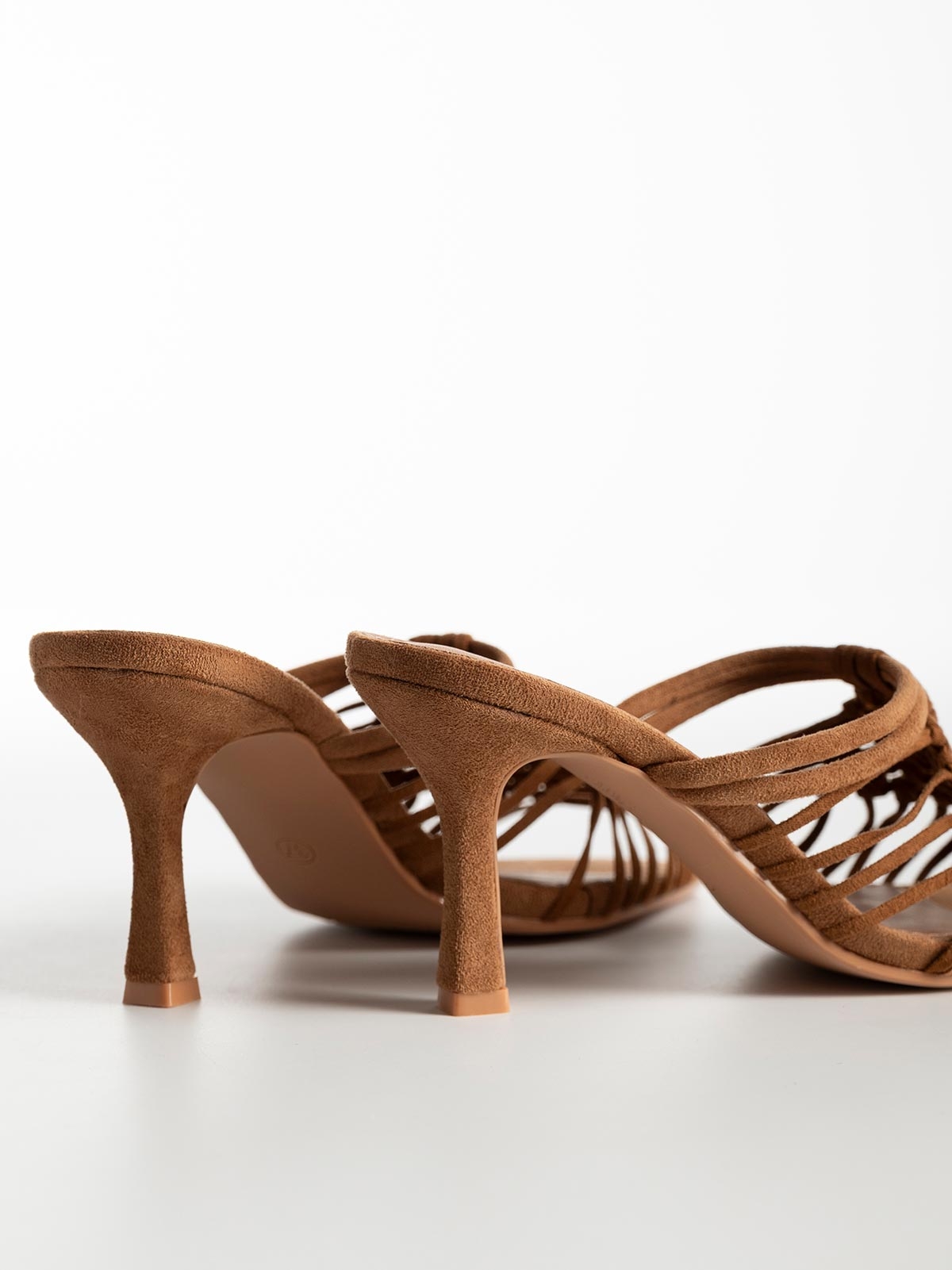 Mules suede με πλεκτά λουράκια & λεπτό τακούνι