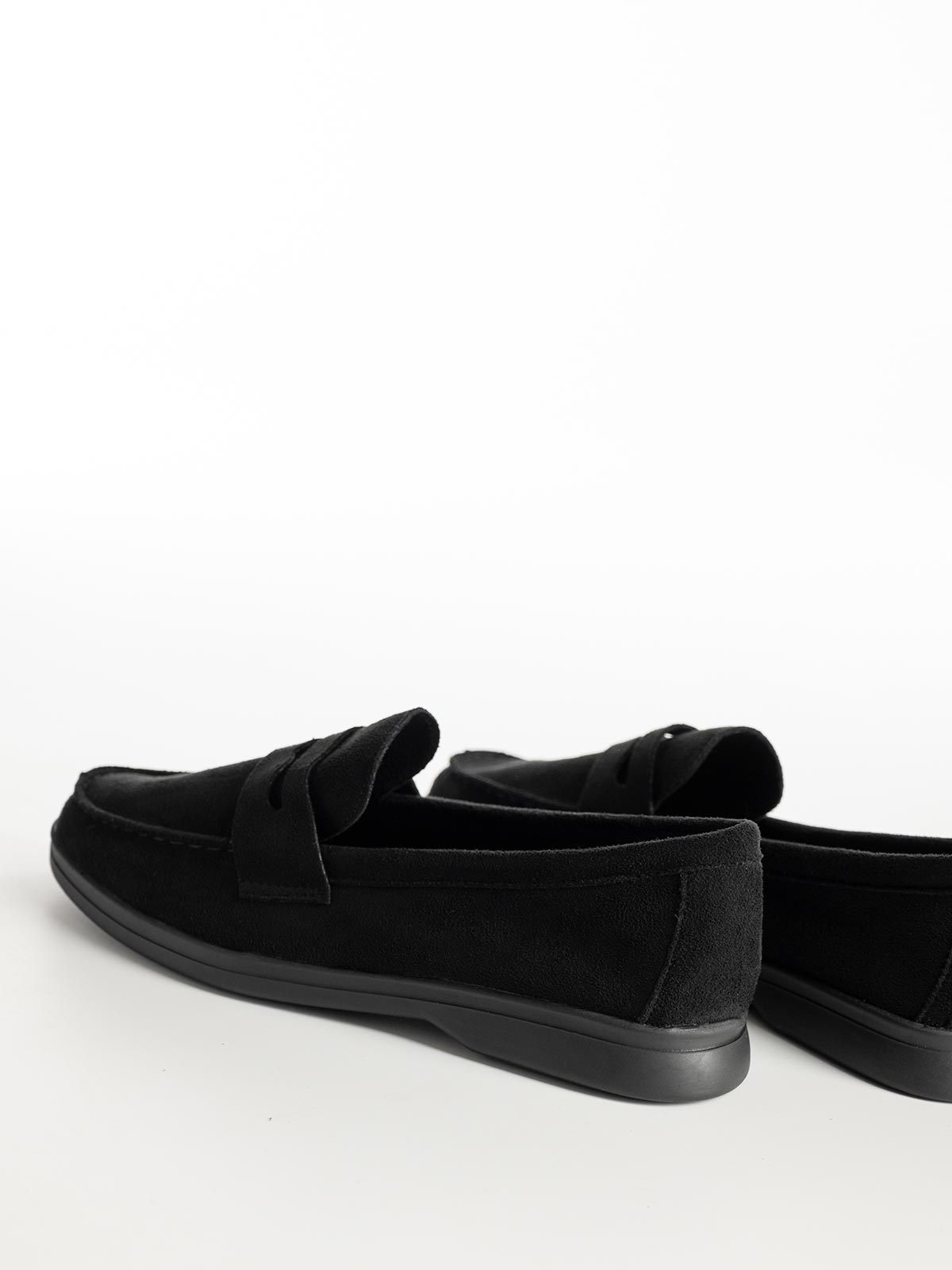 Σουέτ loafers με στρογγυλή μύτη