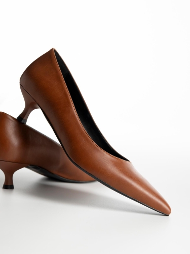 Γόβες BOZIKIS μυτερές με kitten heel