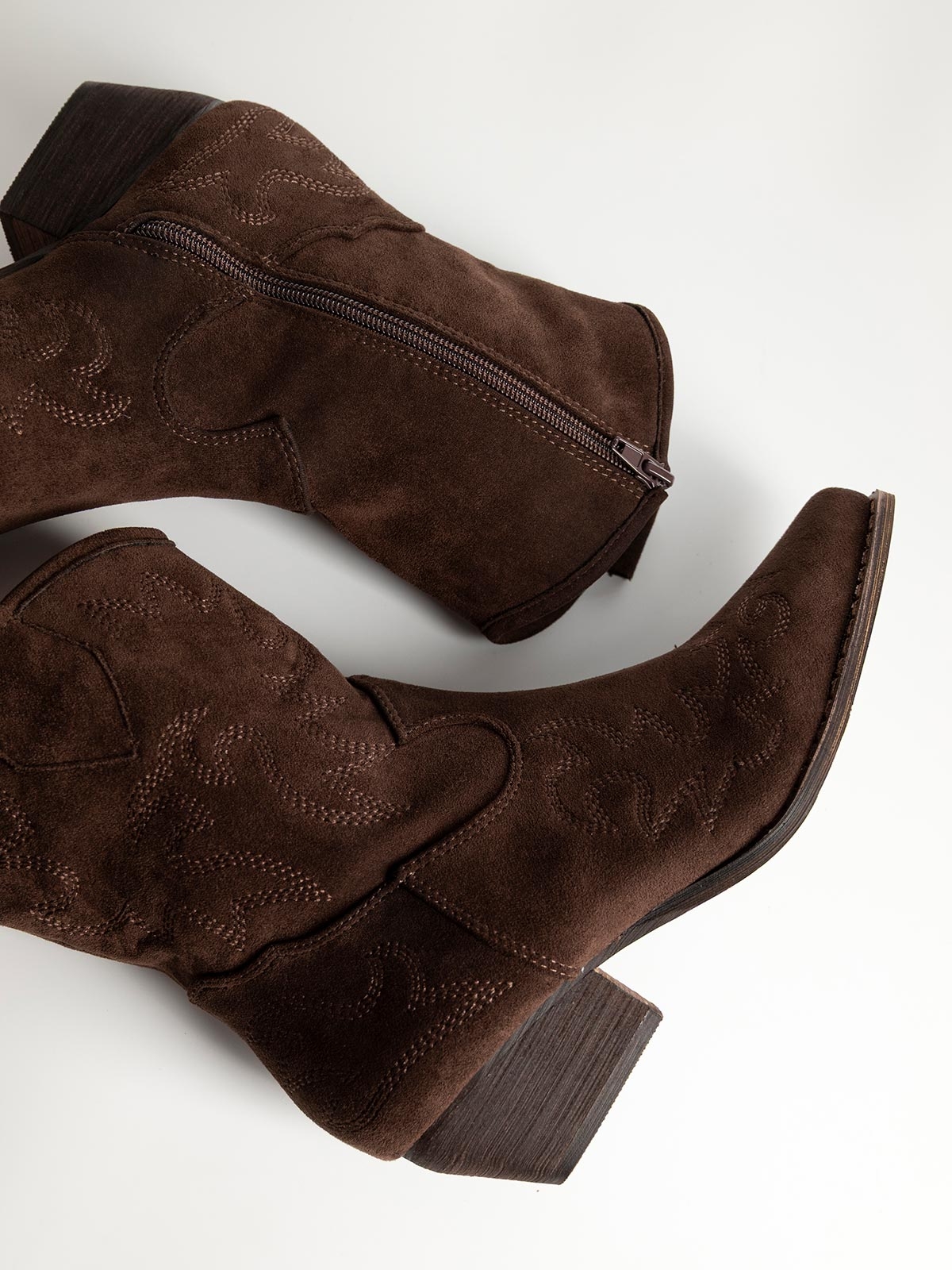 Cowboy μποτάκια suede με ραφές