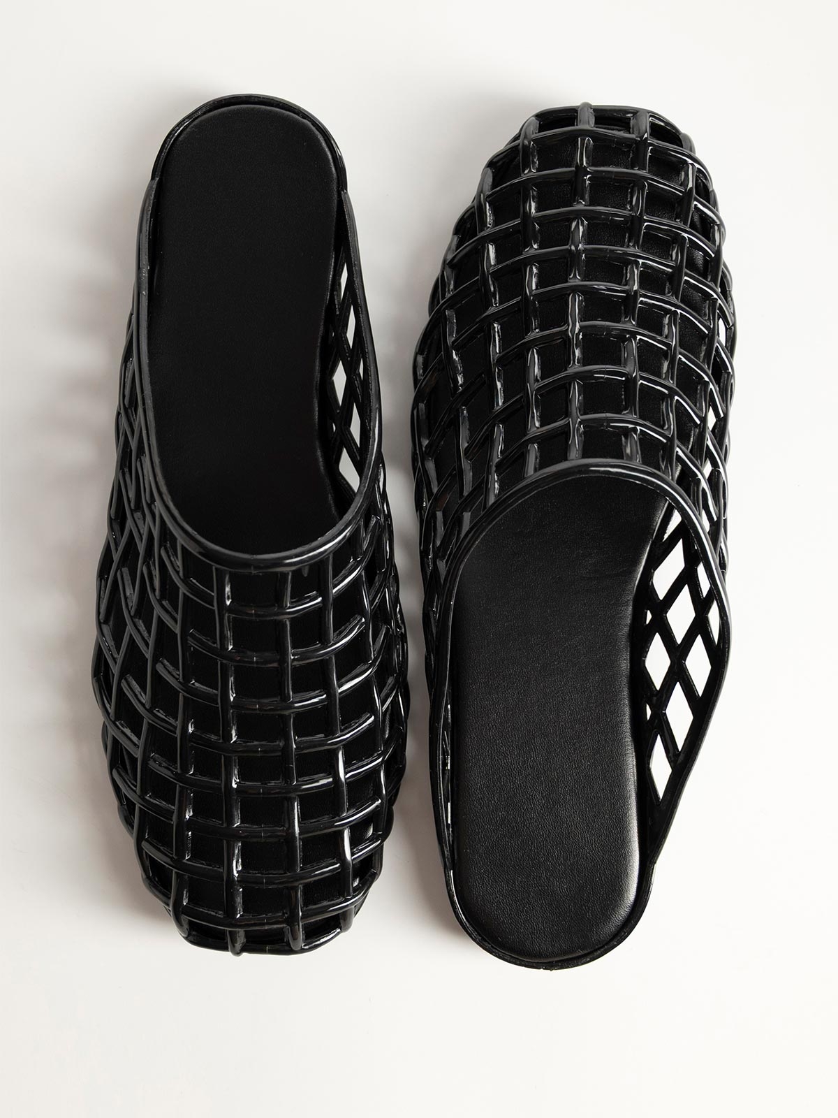 Slip-on σανδάλια με διάτρητο σχέδιο