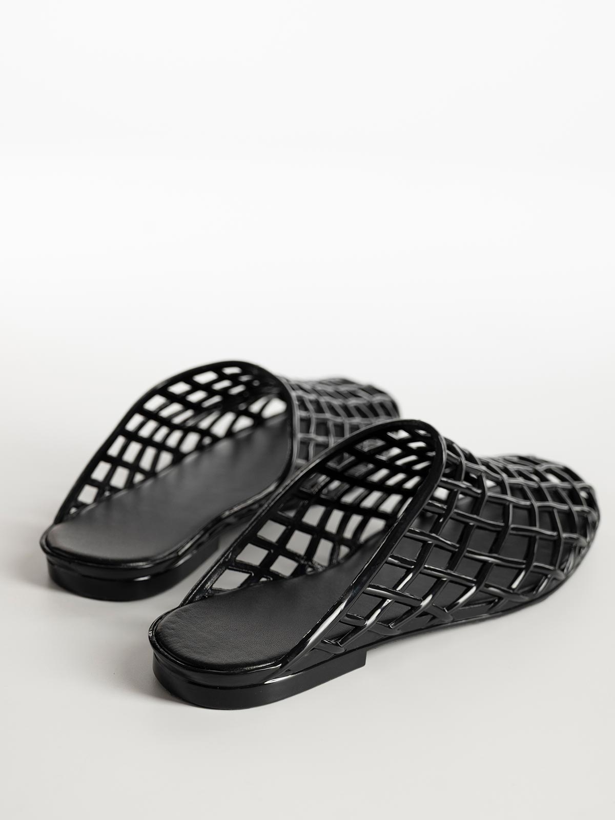 Slip-on σανδάλια με διάτρητο σχέδιο