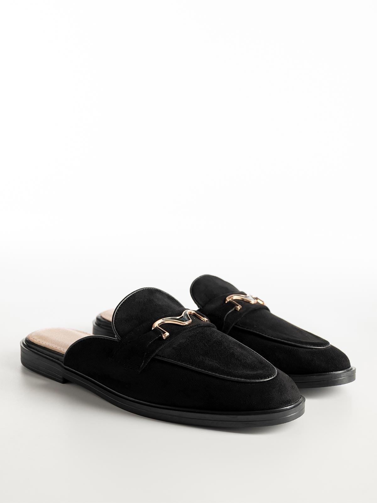 Suede mules με αγκράφα
