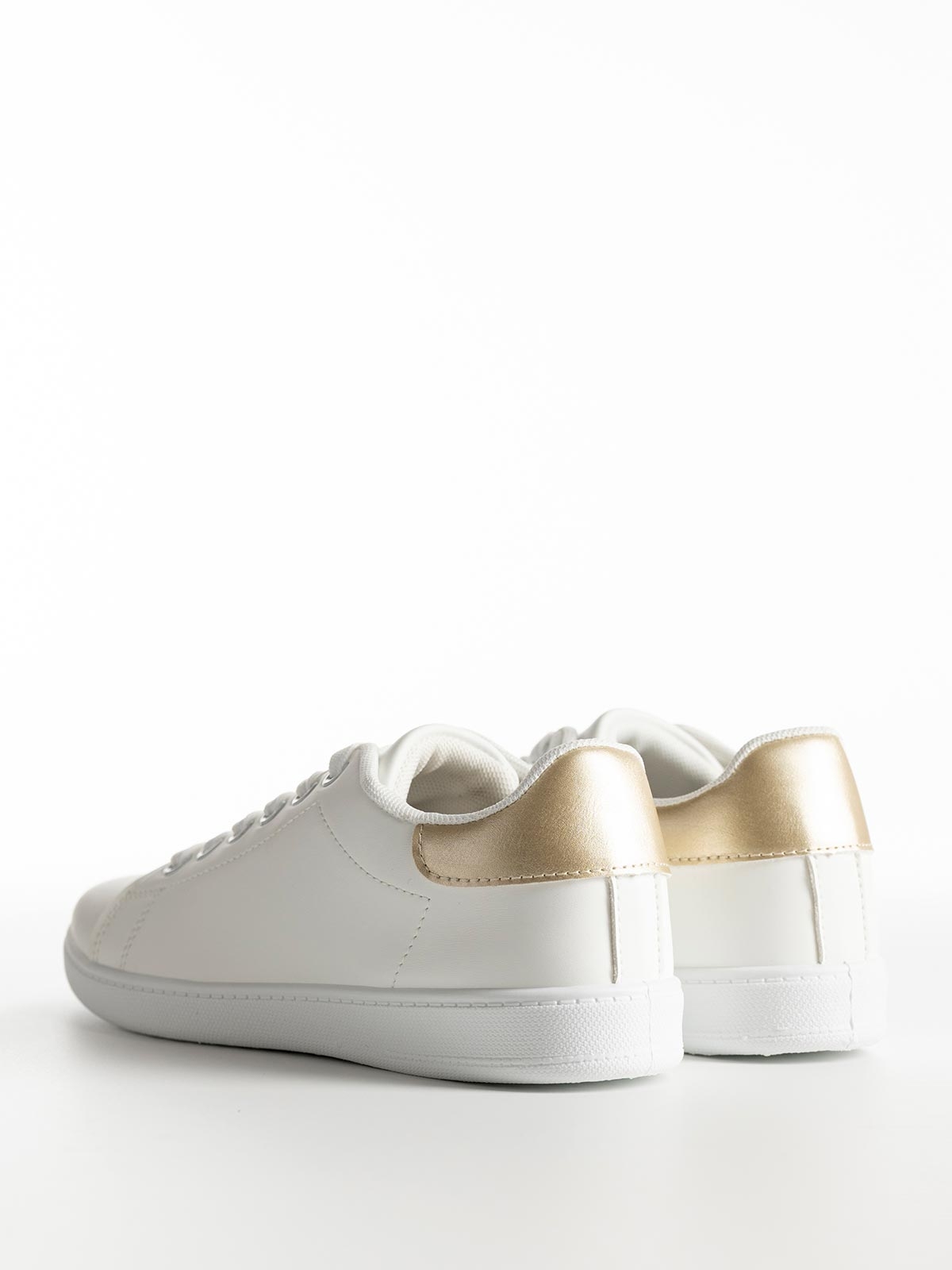 Basic sneakers με κορδόνια