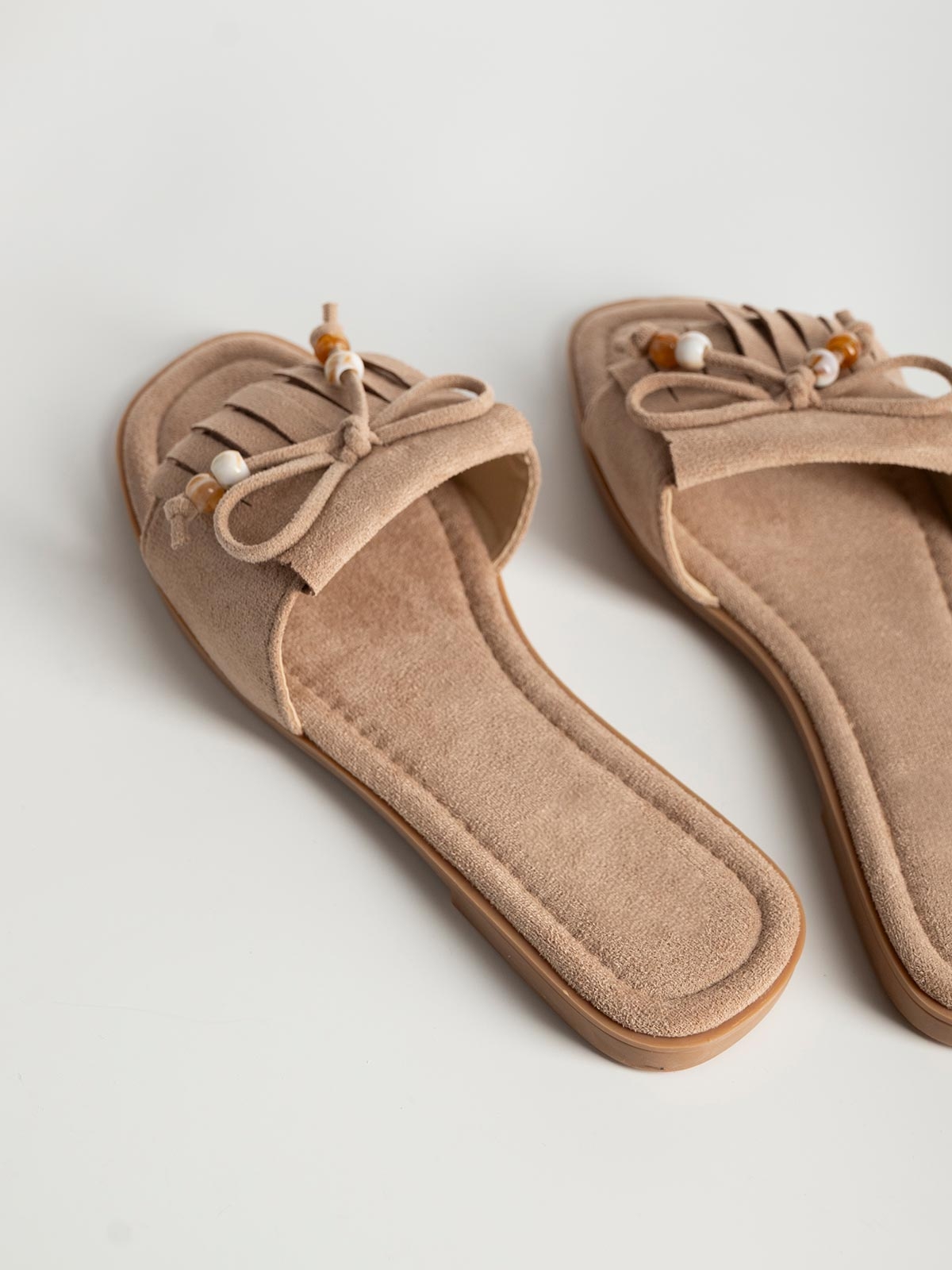 Flat σανδάλια suede με κρόσια