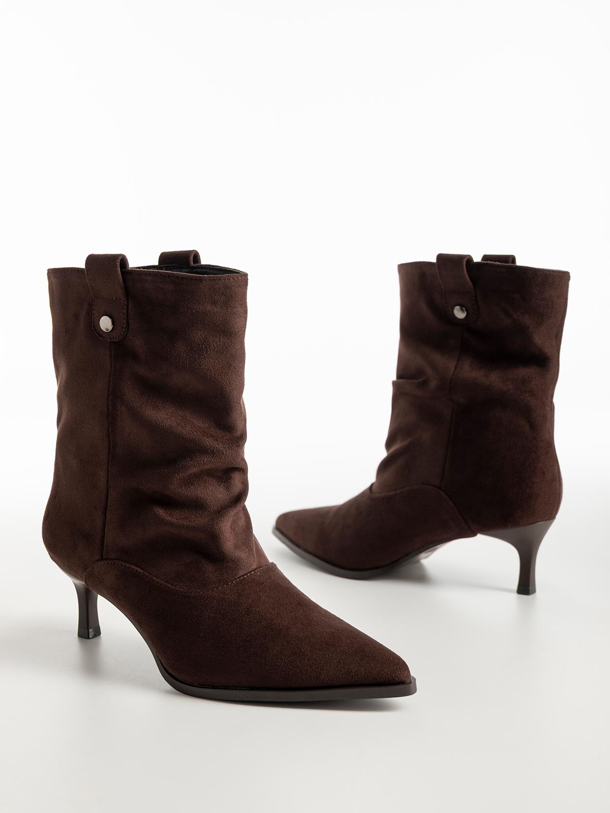 Μποτάκια suede με μυτερή μύτη & λεπτό τακούνι