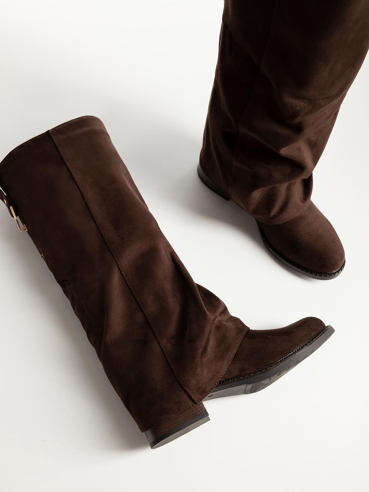 Μπότες suede με χαμηλό τακούνι
