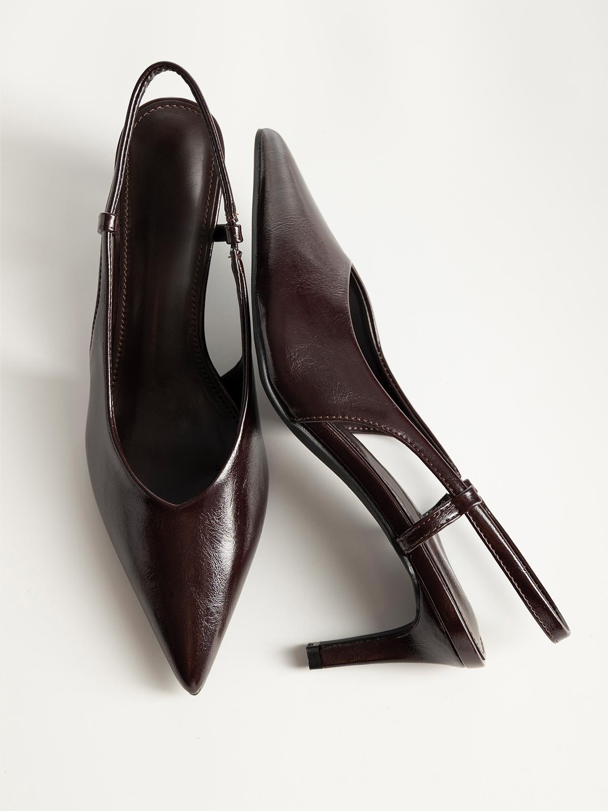 Μυτερές γόβες slingback με λεπτό τακούνι