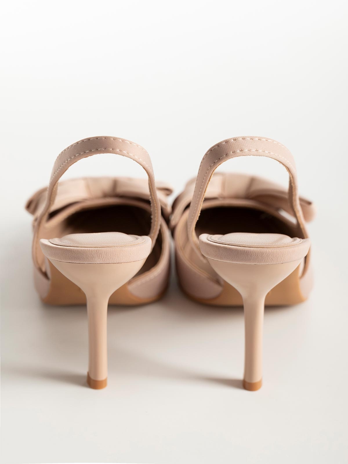 Μυτερές γόβες slingback με φιόγκο & λεπτό τακούνι