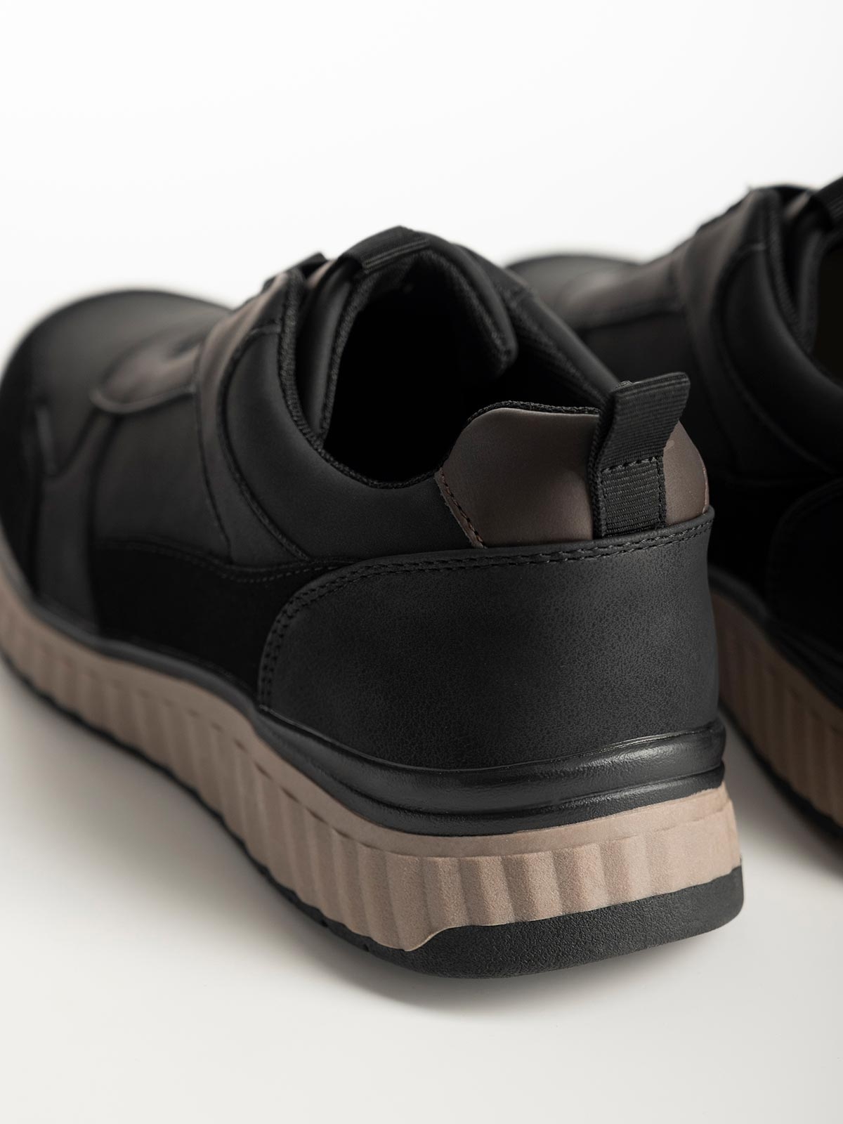 Ανδρικά sneakers με συνδυασμό υφών