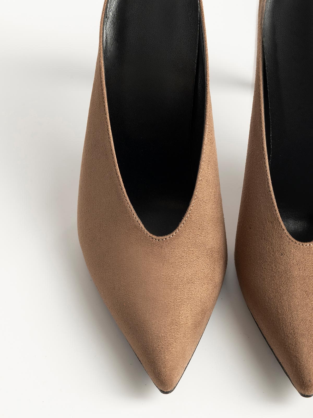 Mules BOZIKIS x Gin suede μυτερά με ψηλό λεπτό τακούνι