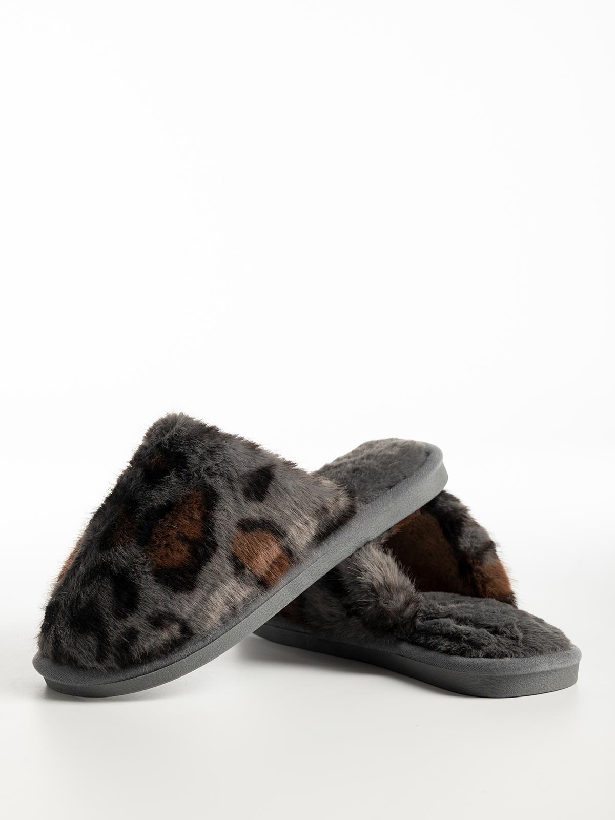 Γυναικείες γούνινες παντόφλες με animal print