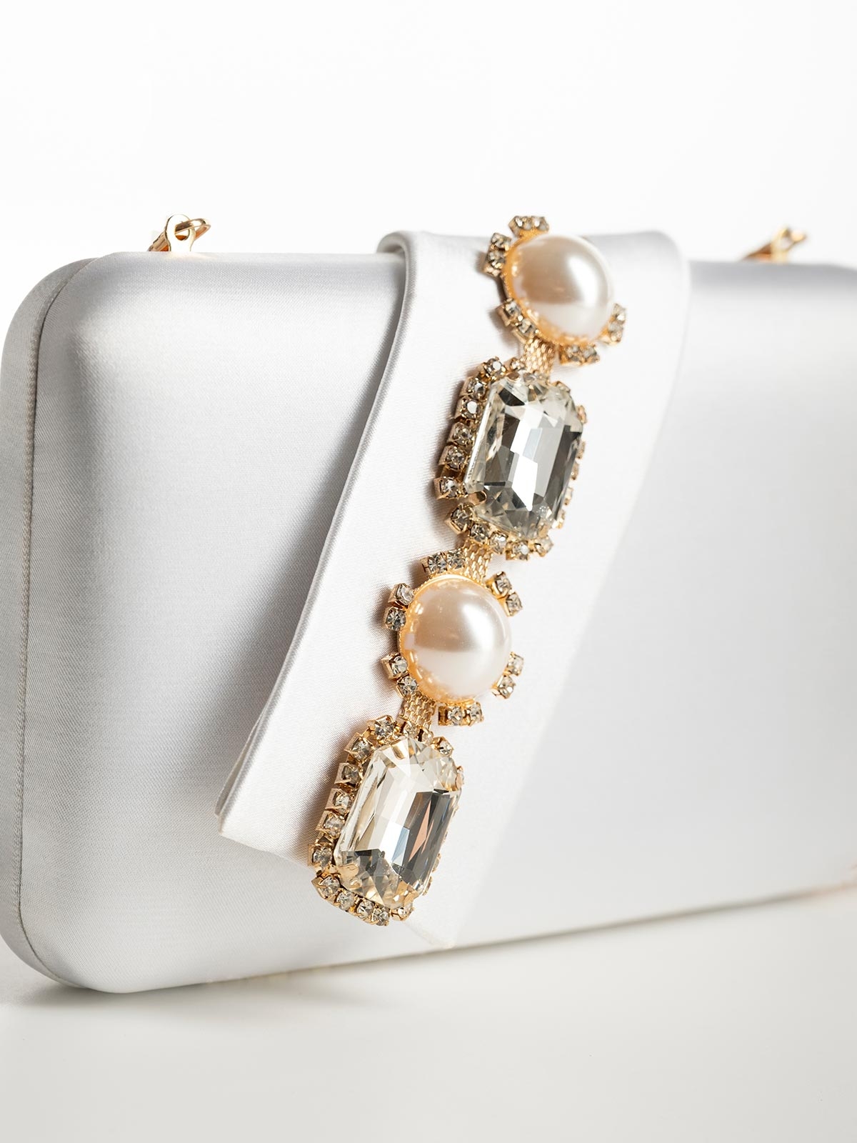 Γυναικείο clutch με πέρλες, στρας & αλυσίδα