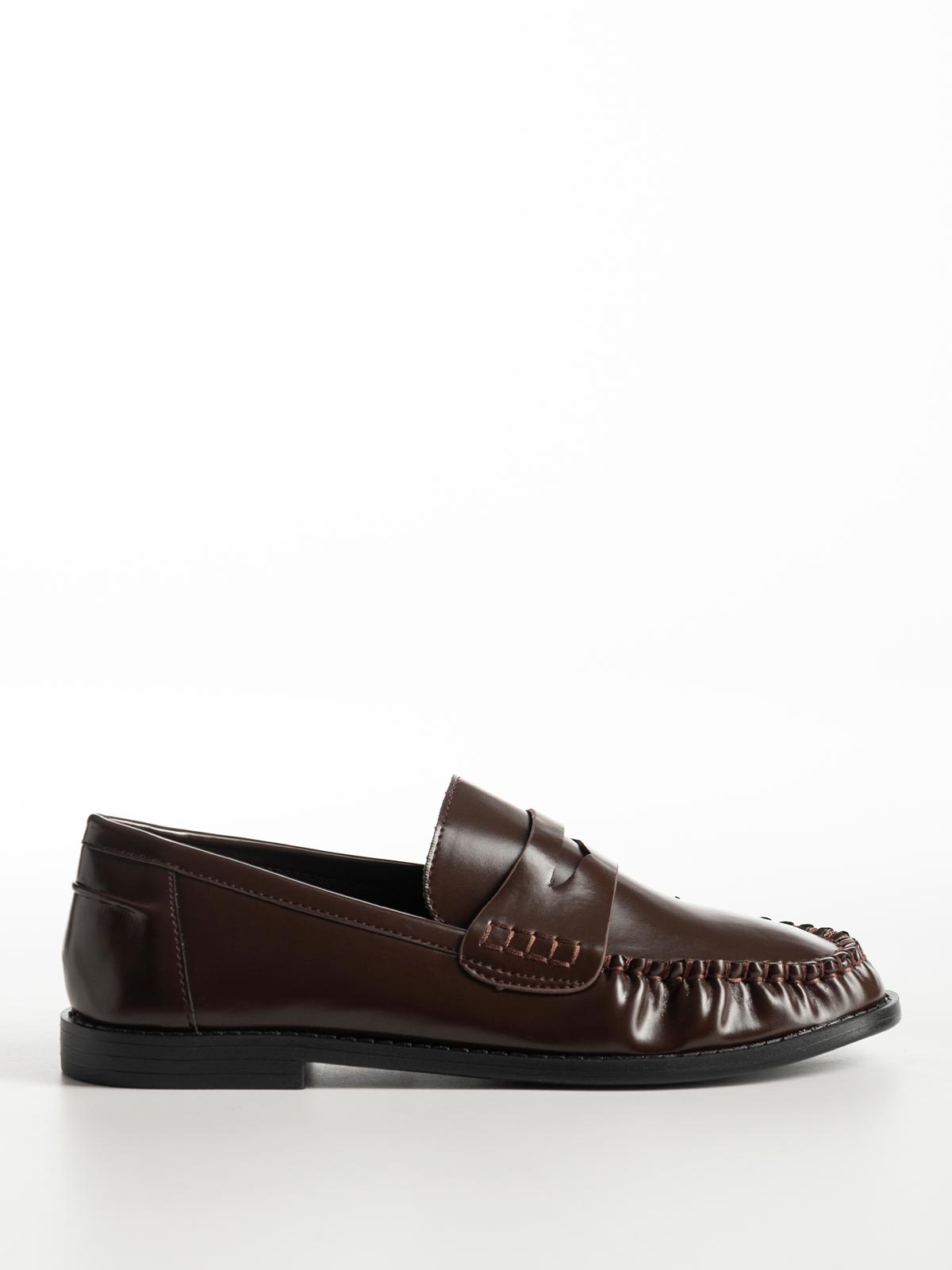 Loafers με διακοσμητική φάσα & ραφές