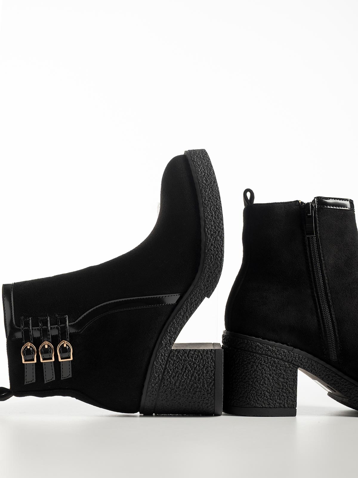 Μποτάκια suede με τριπλή αγκράφα & χοντρό τακούνι