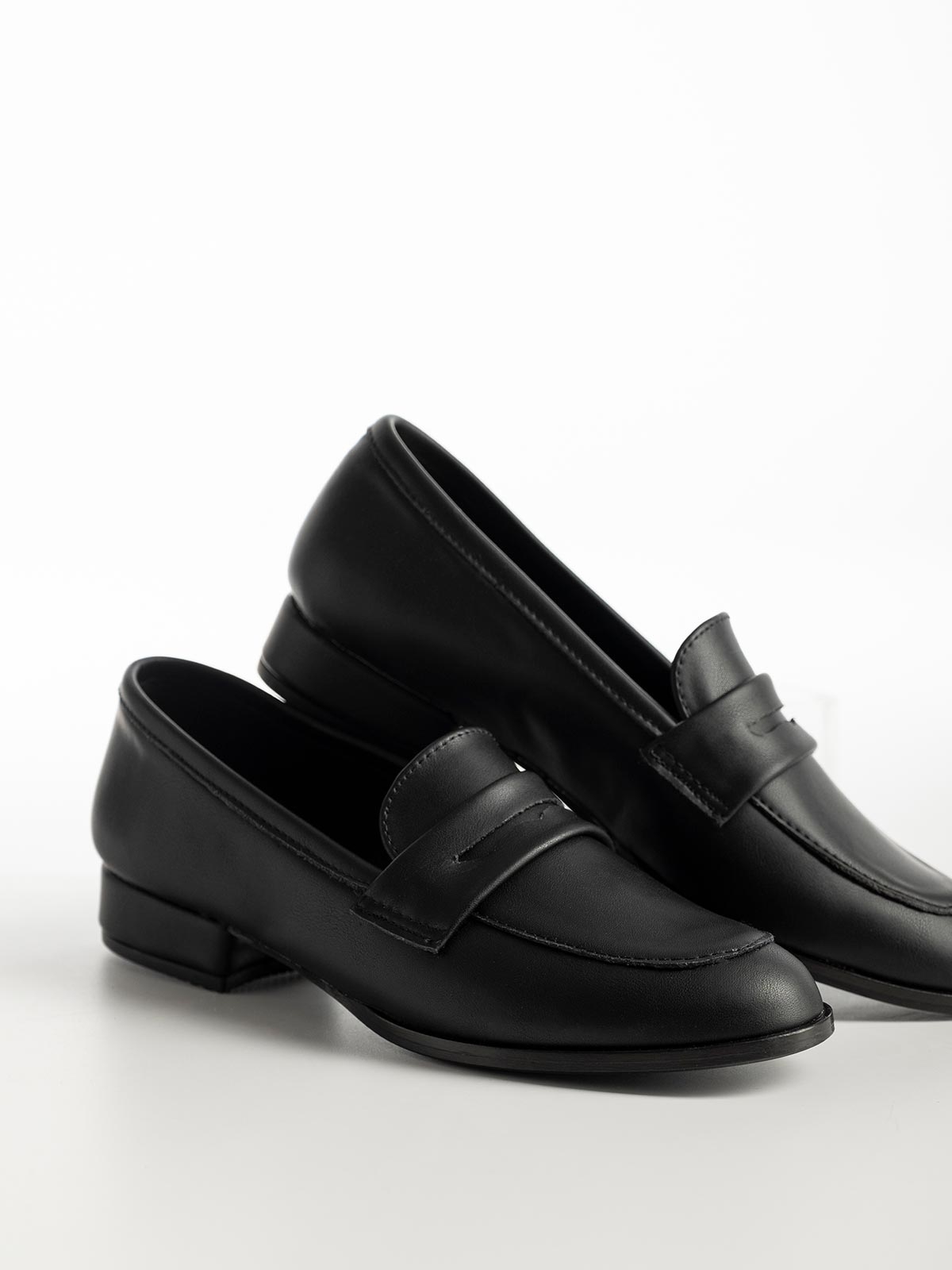 Loafers με διακοσμητική φάσα