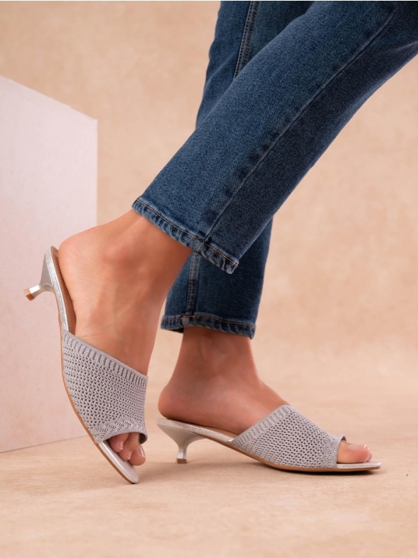 Product Image Mules με πλεκτή φαρδιά φάσα & kitten heel
