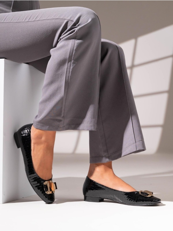 Product Image Χαμηλές γόβες BOZIKIS με μεταλλική λεπτομέρεια