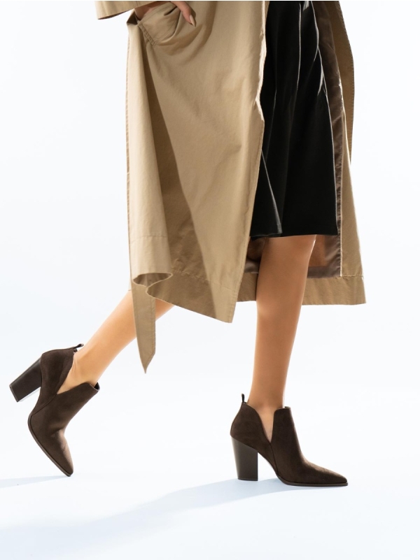Product Image Μποτάκια BOZIKIS μυτερά με χοντρό τακούνι