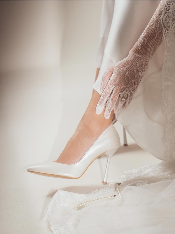 Product Image Γόβες BOZIKIS μυτερές με λεπτό τακούνι