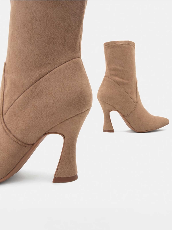 Product Image Μποτάκια suede μυτερά με flare τακούνι