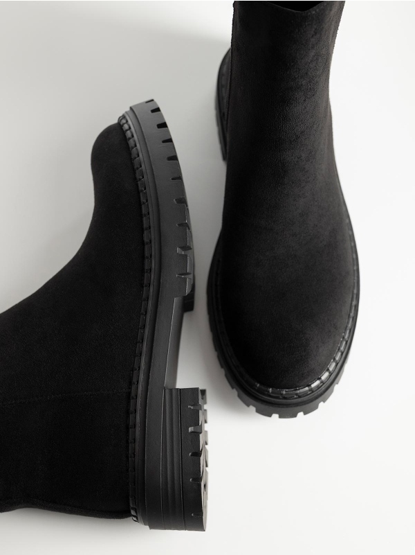 Product Image Μποτάκια suede με τρακτερωτή σόλα