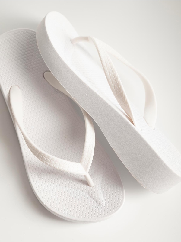 Product Image Μονόχρωμες σαγιονάρες πλατφόρμα με δίχαλο