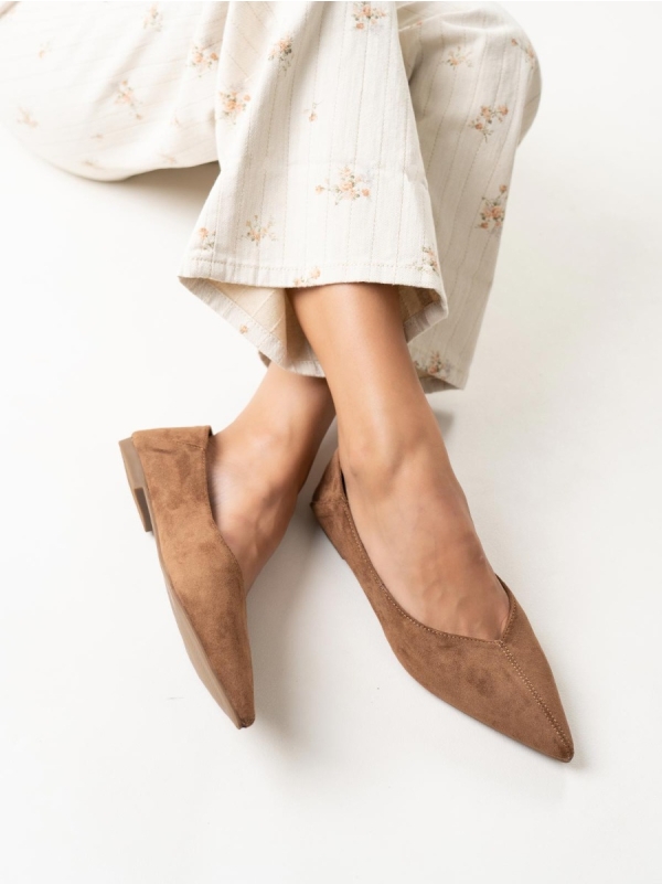 Product Image Μυτερές suede μπαλαρίνες