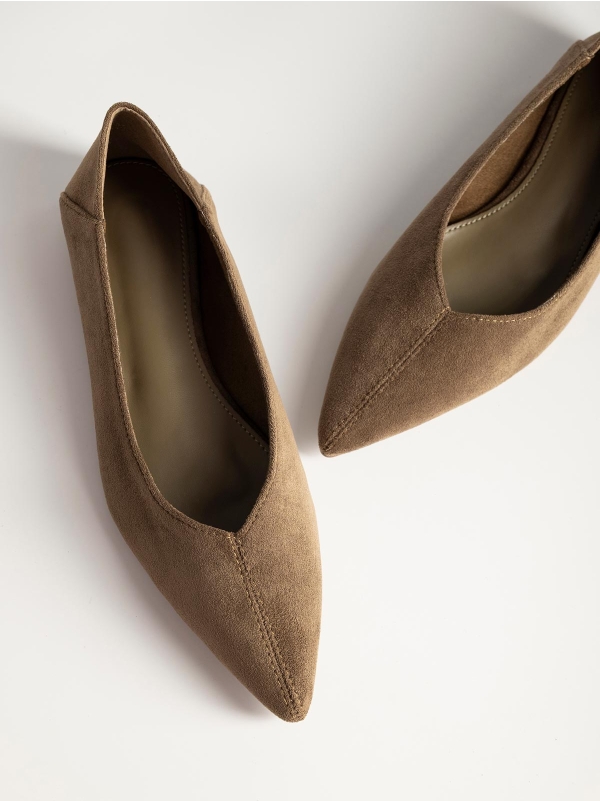 Product Image Μυτερές suede μπαλαρίνες
