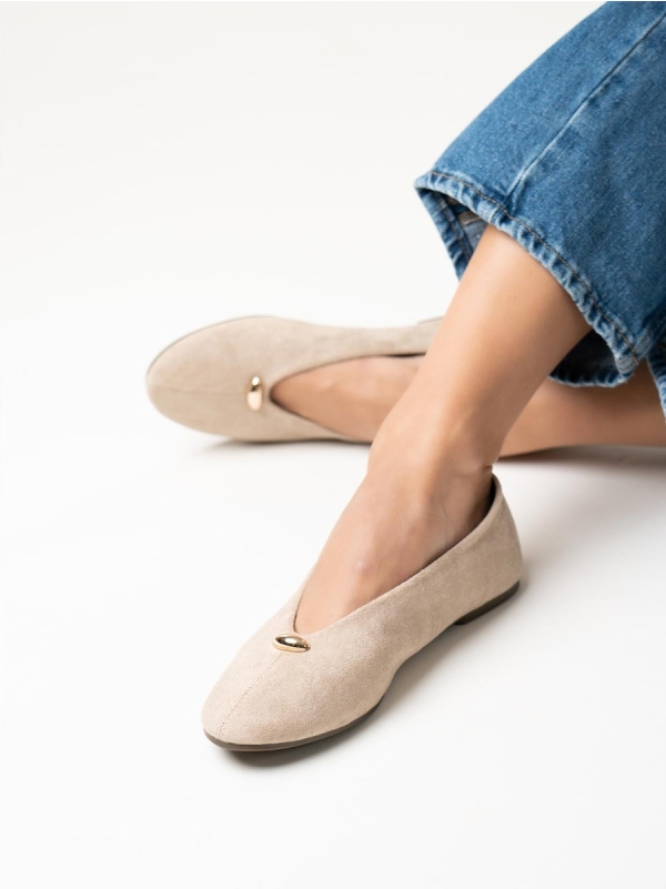 Product Image Μπαλαρίνες suede με οβάλ άνοιγμα & μεταλλικό διακοσμητικό